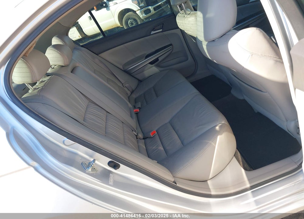 2009 HONDA ACCORD VIN: 1HGCP36819A007880
