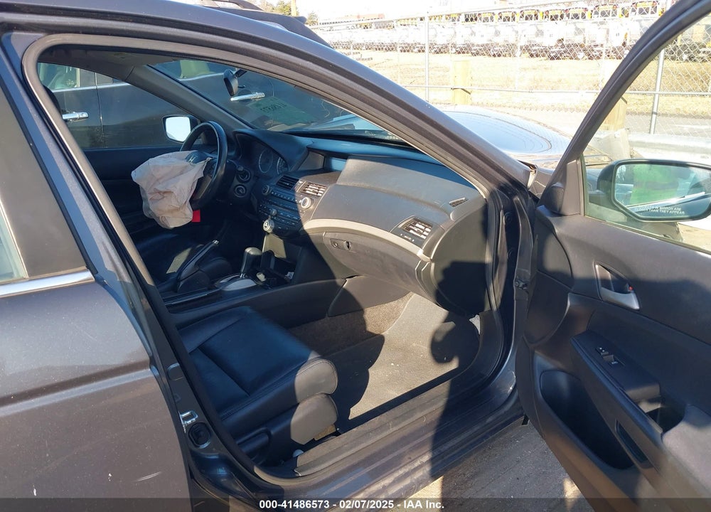2012 HONDA ACCORD VIN: 1HGCP2F65CA083831