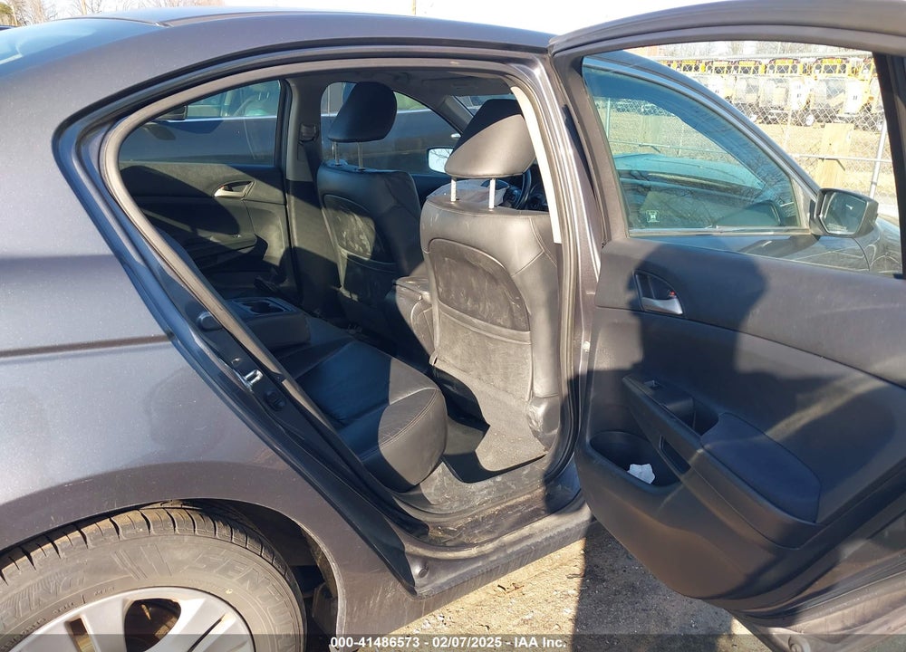 2012 HONDA ACCORD VIN: 1HGCP2F65CA083831