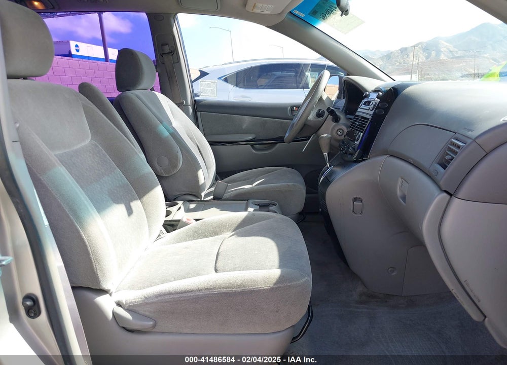 2005 TOYOTA SIENNA CE VIN: 5TDZA23C55S294876