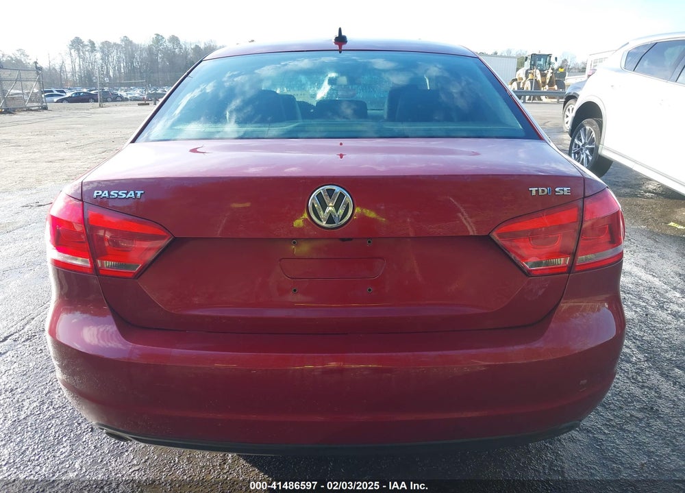2015 VOLKSWAGEN PASSAT VIN: 1VWBV7A38FC012042