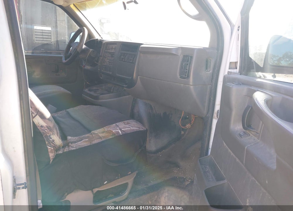 2004 CHEVROLET EXPRESS VIN: 1GAHG39U341132815