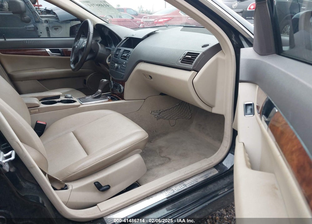 2011 MERCEDES-BENZ C 300 VIN: WDDGF8BB9BR139218