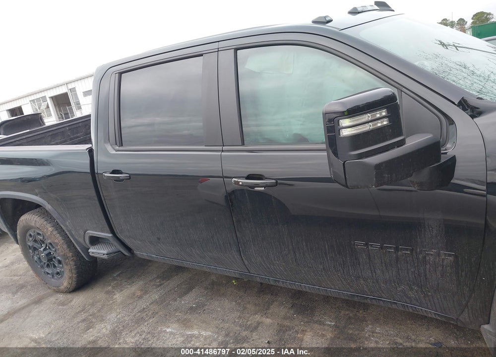 2024 CHEVROLET SILVERADO 2500HD 4WD STANDARD BED LT VIN: 1GC4YNE73RF271061