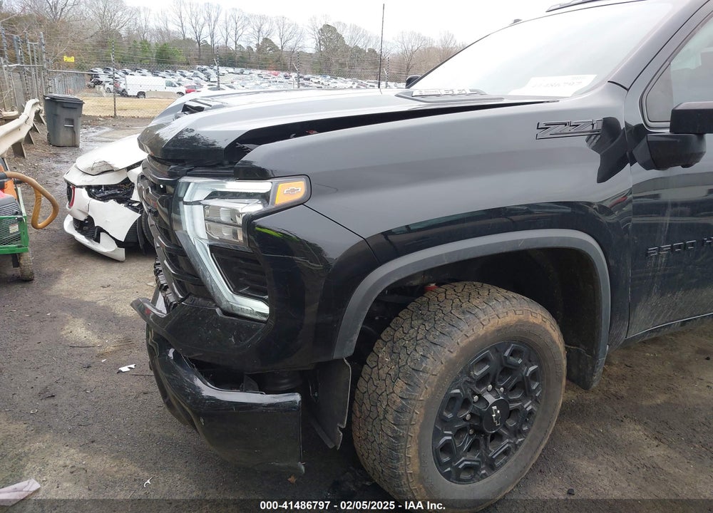 2024 CHEVROLET SILVERADO 2500HD 4WD STANDARD BED LT VIN: 1GC4YNE73RF271061