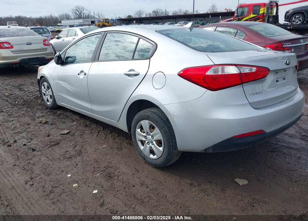 2015 KIA FORTE VIN: KNAFK4A63F5437157