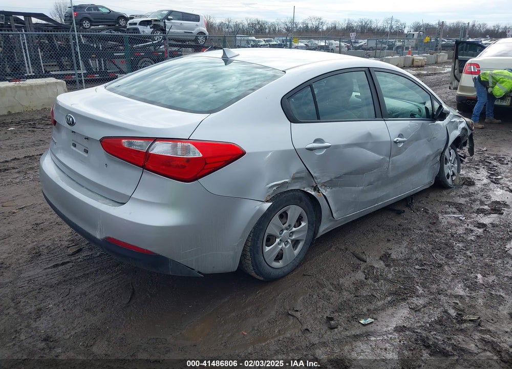 2015 KIA FORTE VIN: KNAFK4A63F5437157