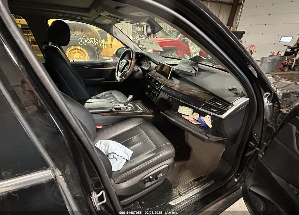 2015 BMW X5 VIN: 5UXKR0C56F0K61727