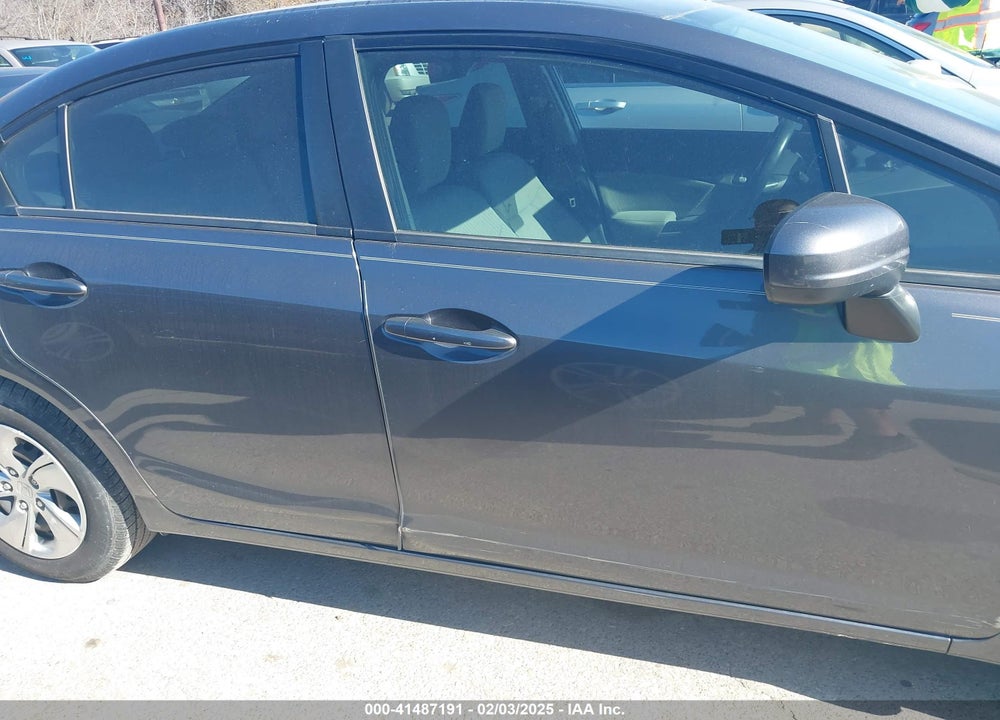 2015 HONDA CIVIC LX VIN: 2HGFB2F51FH552311