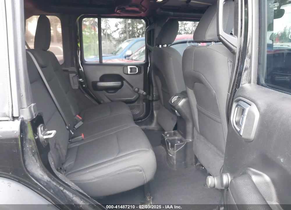 2018 JEEP WRANGLER UNLIMITED SPORT 4X4 VIN: 1C4HJXDG9JW152387