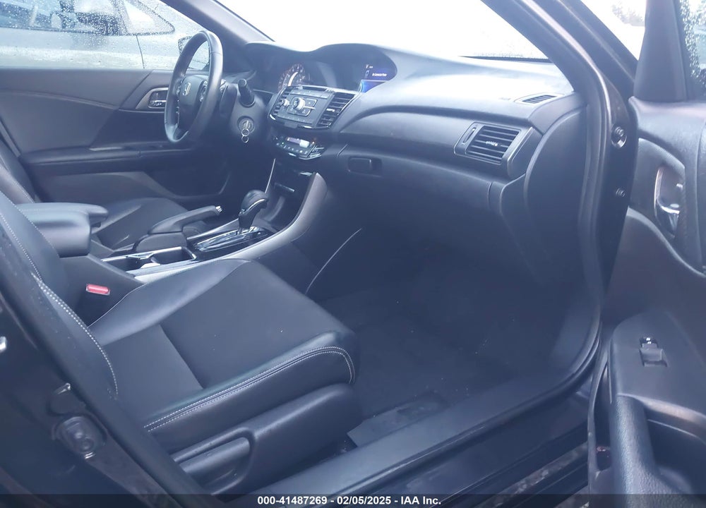 2016 HONDA ACCORD VIN: 1HGCR2F5XGA171412
