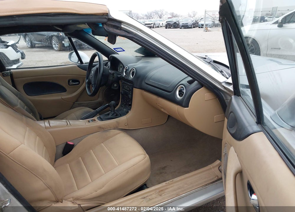 2002 MAZDA MX-5 MIATA CLOTH/LS/SE VIN: JM1NB353520233203