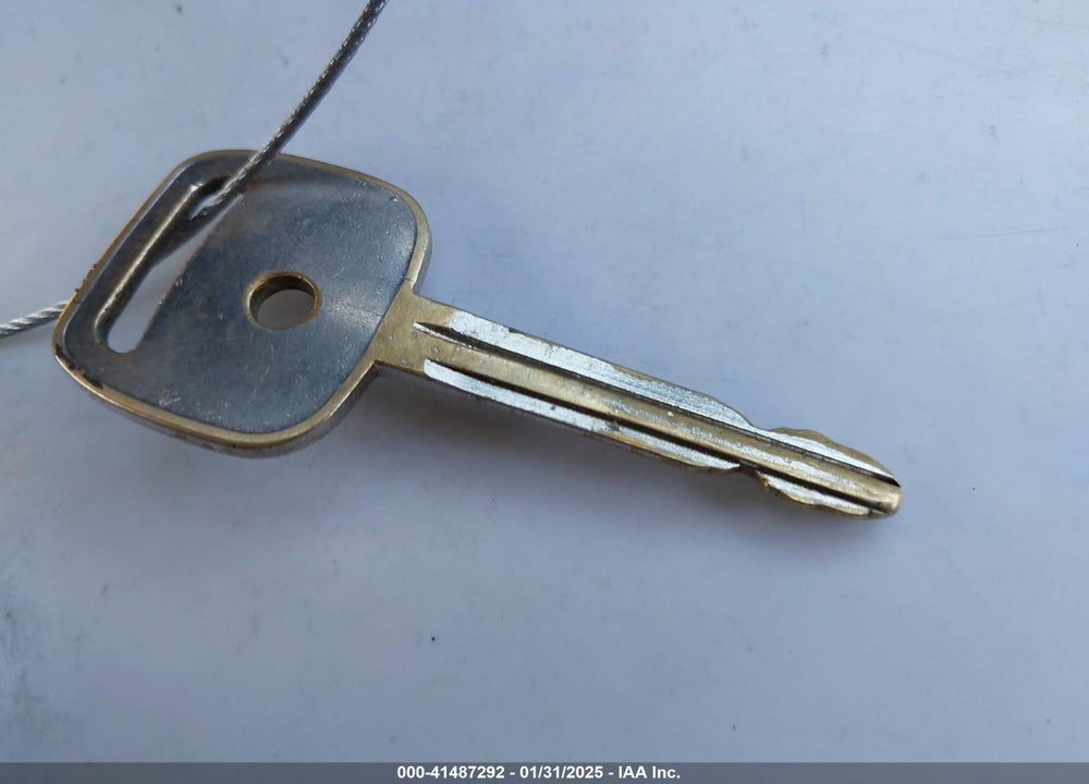 1999 TOYOTA AVALON VIN: 4T1BF18B8XU341034