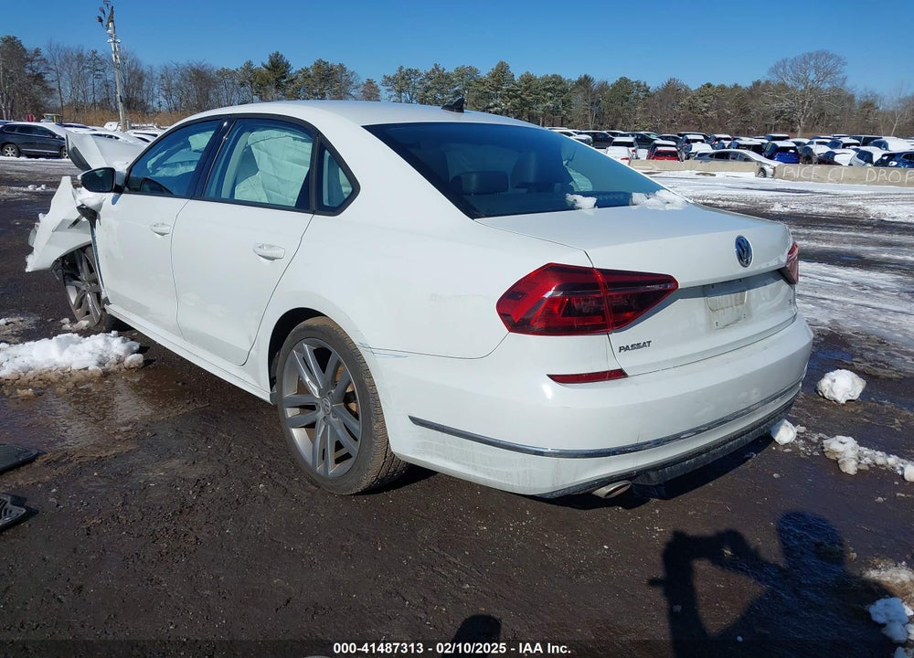 2018 VOLKSWAGEN PASSAT VIN: 1VWAA7A39JC023292