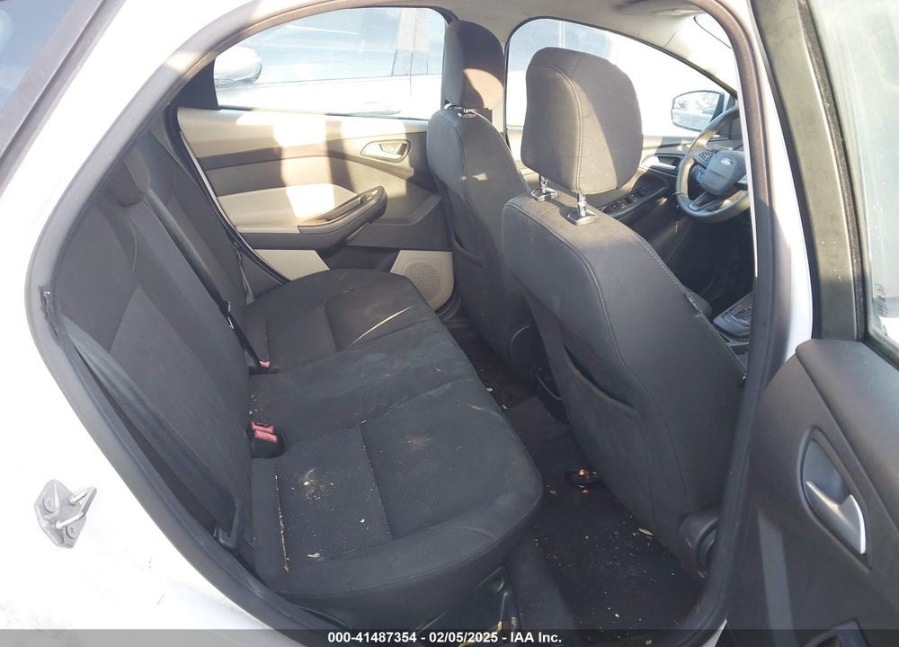 2015 FORD FOCUS VIN: 1FADP3F21FL276336
