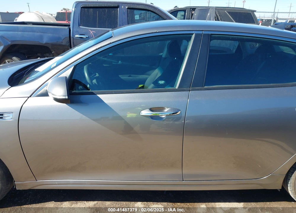 2017 KIA OPTIMA VIN: 5XXGT4L36HG133181