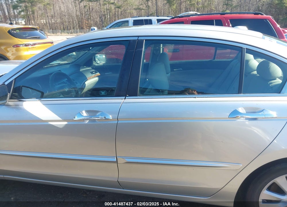 2011 HONDA ACCORD VIN: 1HGCP3F89BA001539