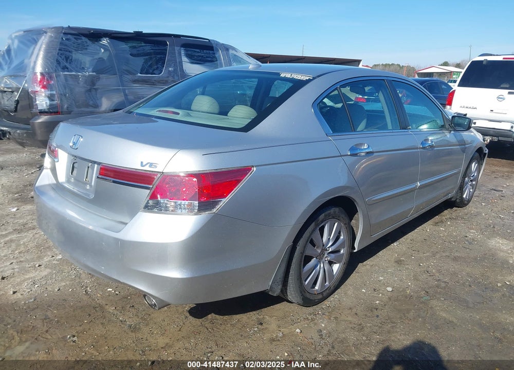 2011 HONDA ACCORD VIN: 1HGCP3F89BA001539