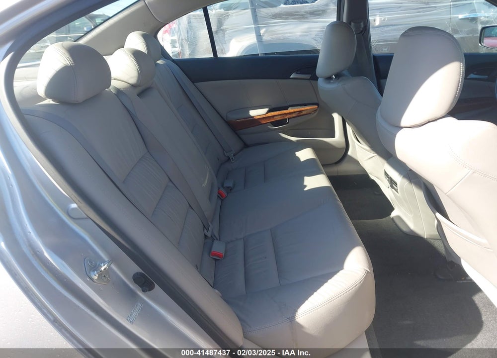 2011 HONDA ACCORD VIN: 1HGCP3F89BA001539