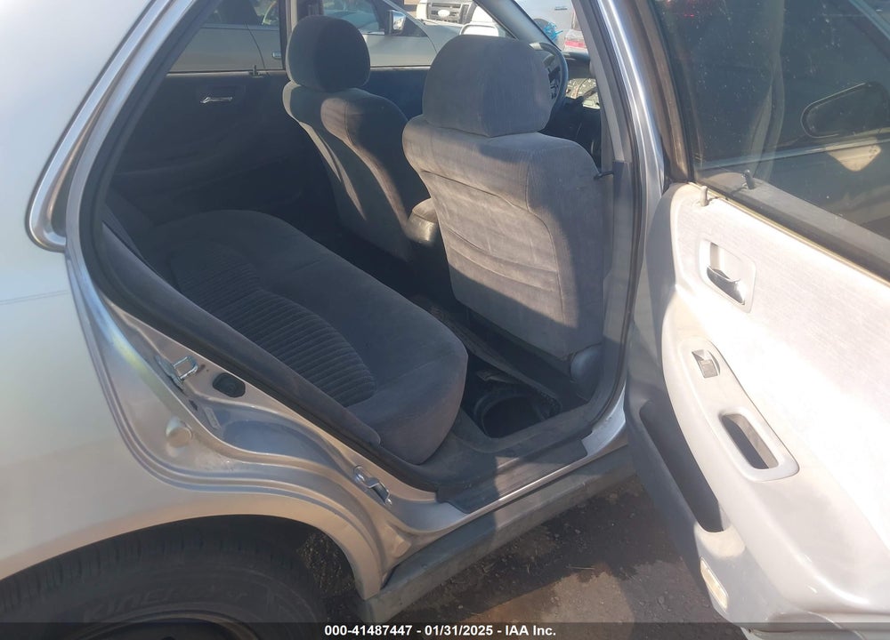 1998 HONDA ACCORD LX VIN: 1HGCG5640WA050711