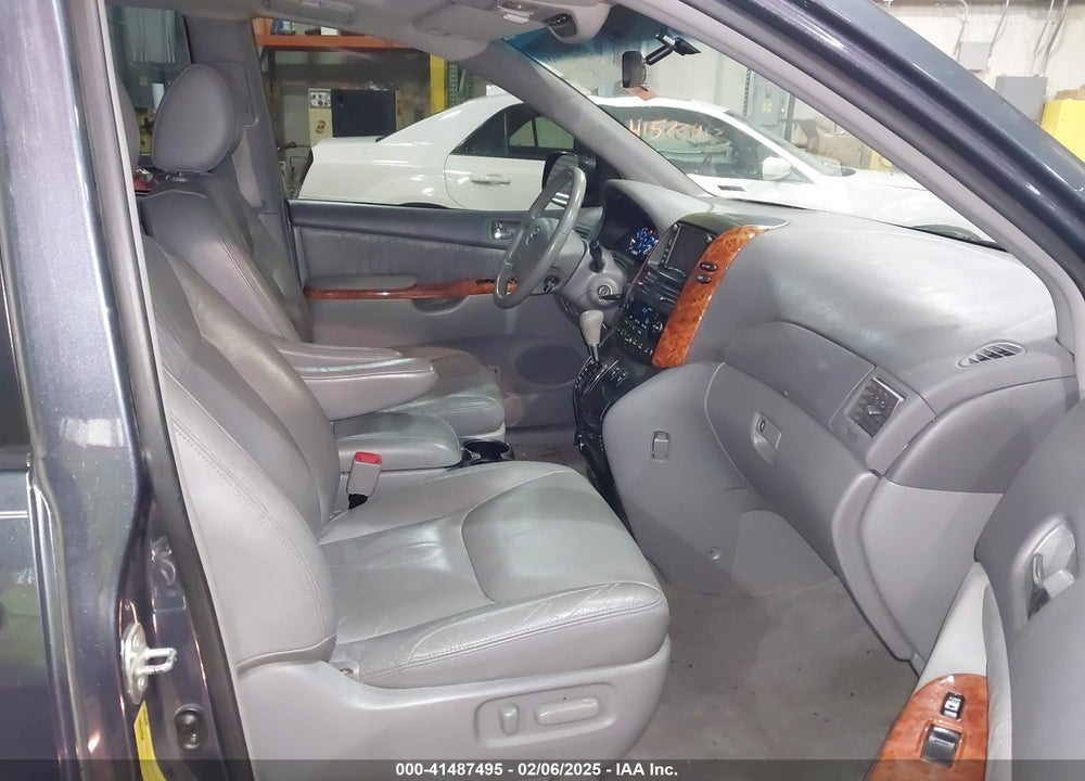 2010 TOYOTA SIENNA XLE/XLE LIMITED VIN: 5TDYK4CC2AS309994