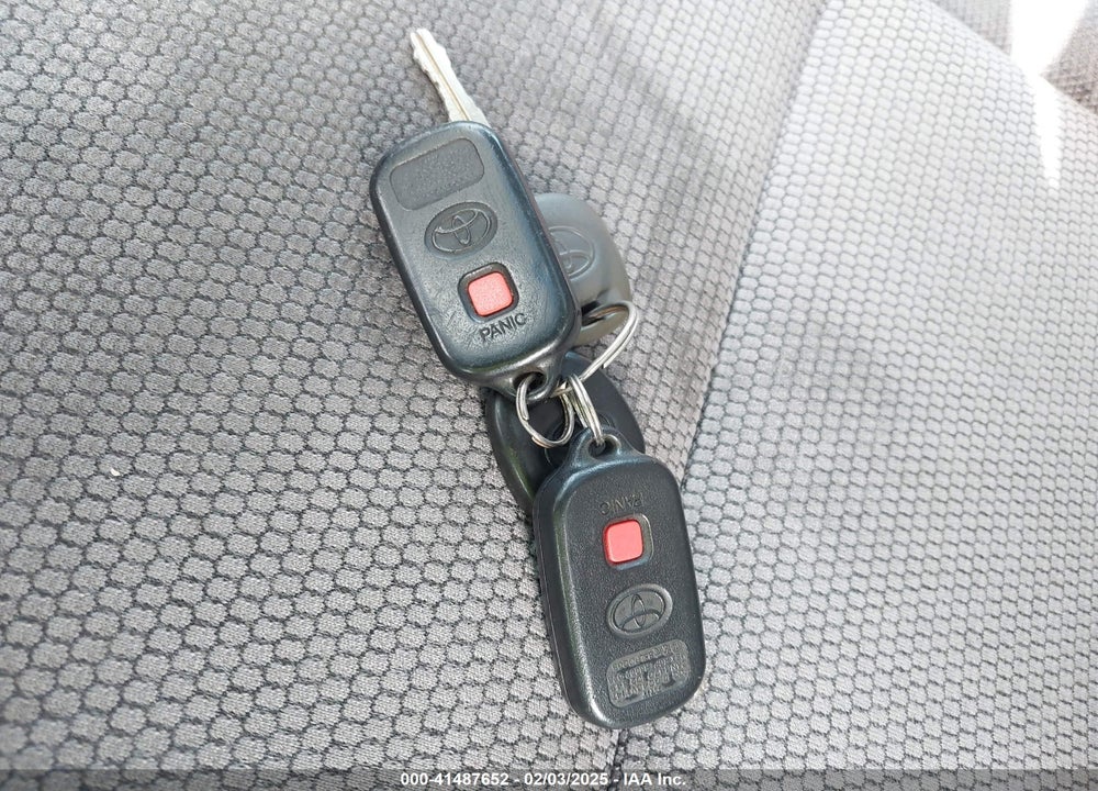 2006 TOYOTA MATRIX VIN: 2T1KR30E66C569610