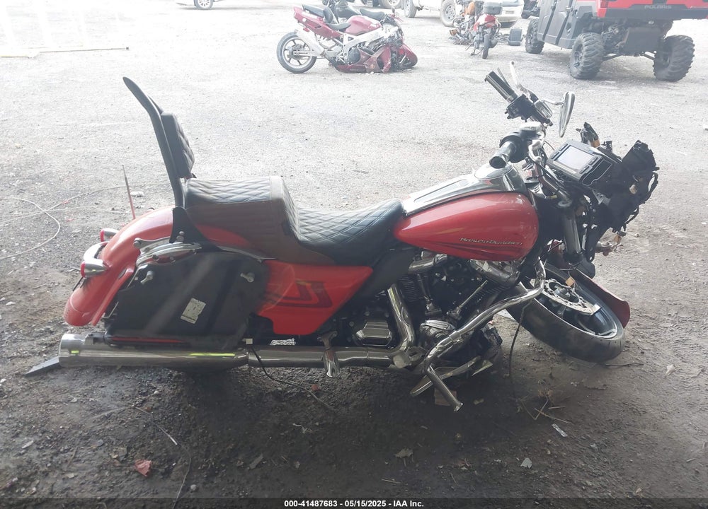 2017 HARLEY-DAVIDSON FLHXS STREET GLIDE SPECIAL VIN: 1HD1KRC13HB627989