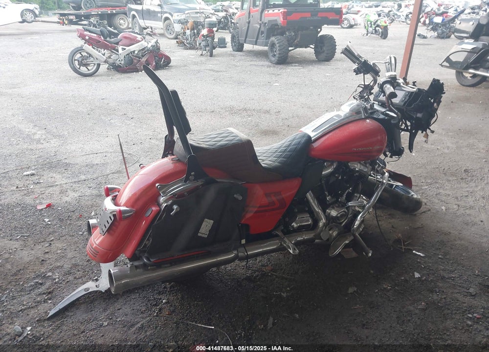 2017 HARLEY-DAVIDSON FLHXS STREET GLIDE SPECIAL VIN: 1HD1KRC13HB627989
