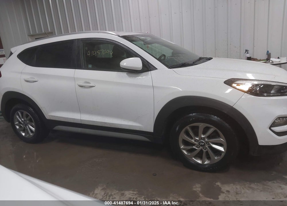 2017 HYUNDAI TUCSON SE VIN: KM8J3CA45HU508706