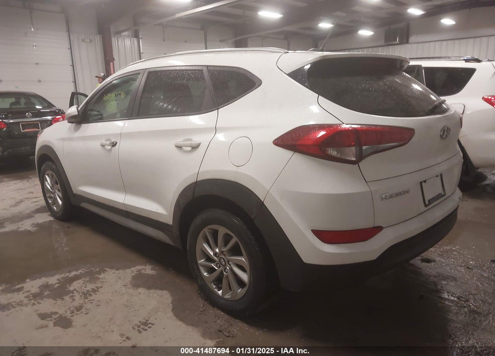 2017 HYUNDAI TUCSON SE VIN: KM8J3CA45HU508706