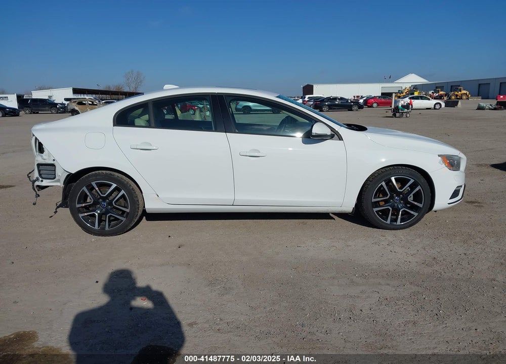 2017 VOLVO S60 VIN: YV126MFLXH2433058