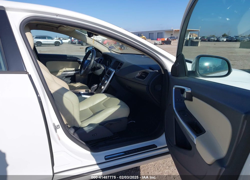 2017 VOLVO S60 VIN: YV126MFLXH2433058