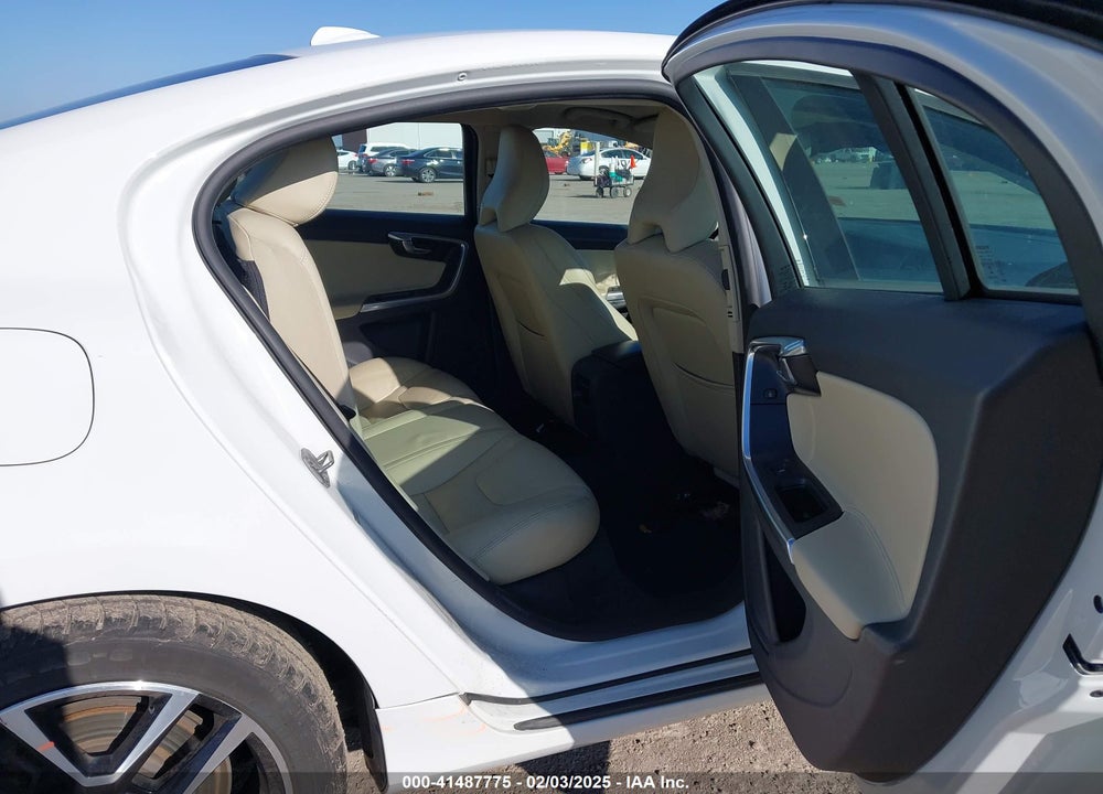2017 VOLVO S60 VIN: YV126MFLXH2433058