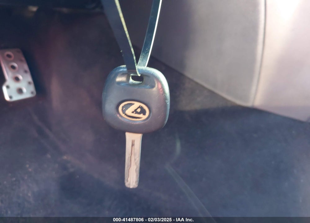 2001 LEXUS IS 300 VIN: JTHBD182810002006