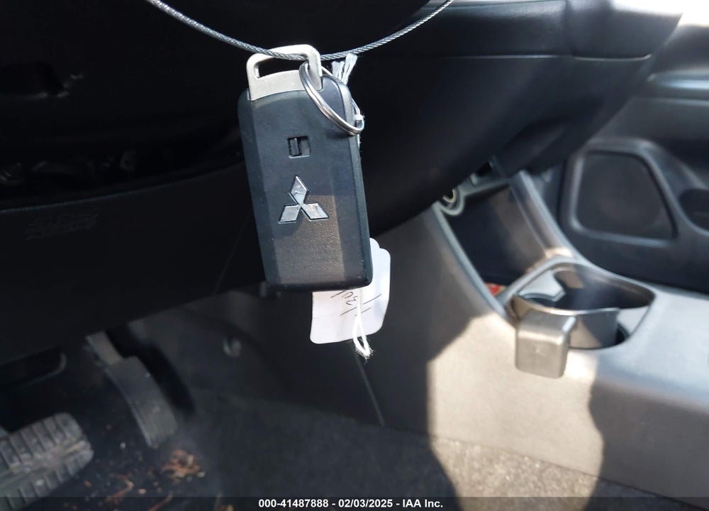2016 MITSUBISHI OUTLANDER VIN: JA4AD3A39GZ020587