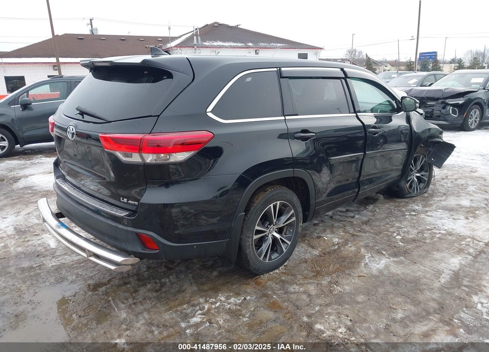 2017 TOYOTA HIGHLANDER LE PLUS VIN: 5TDBZRFH0HS414307