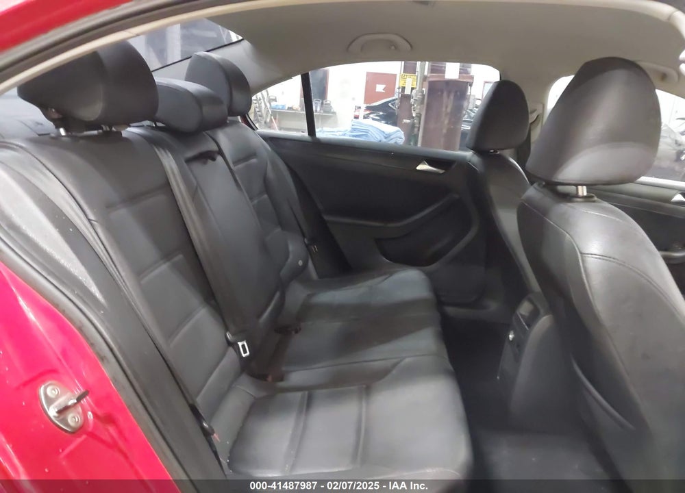 2011 VOLKSWAGEN JETTA 2.5L SE VIN: 3VWDZ7AJ6BM373564