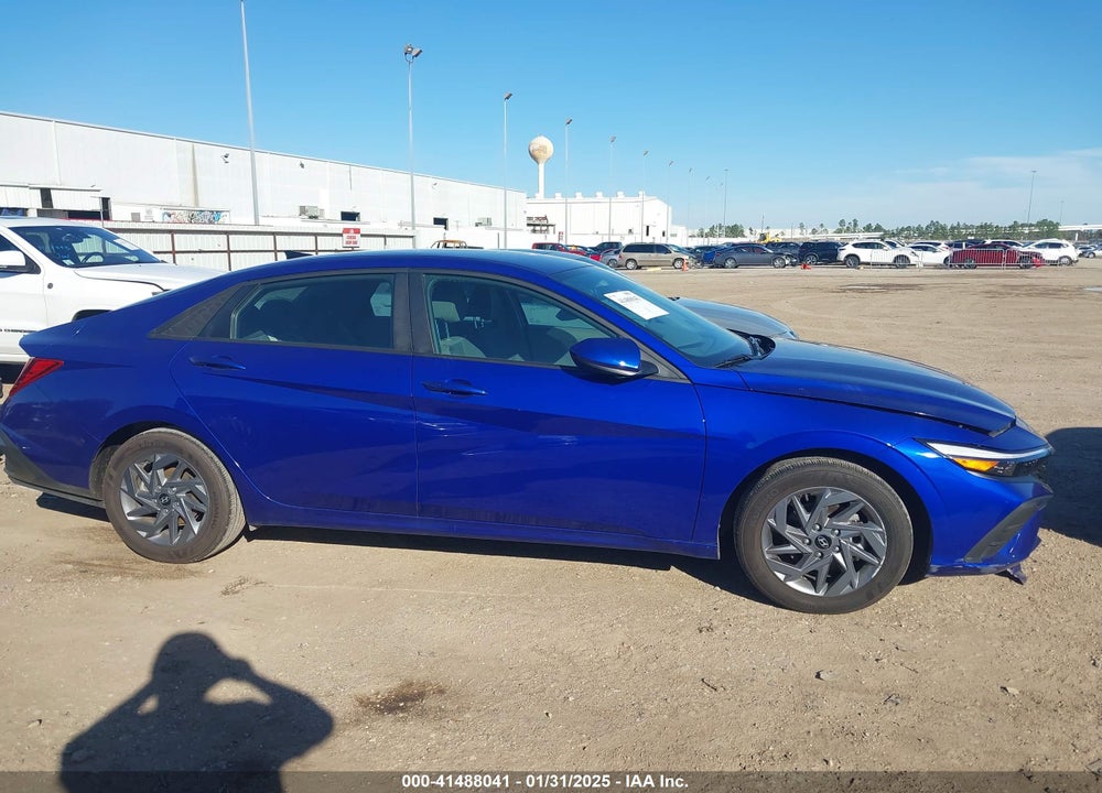 2024 HYUNDAI ELANTRA VIN: KMHLM4DG9RU745976