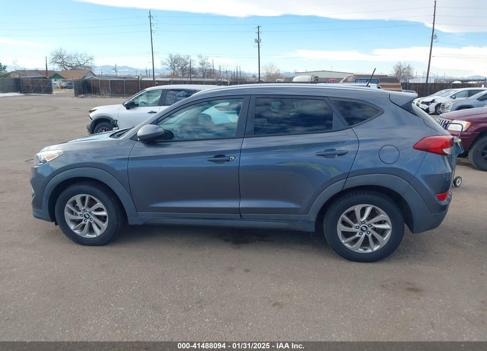 2016 HYUNDAI TUCSON SE VIN: KM8J3CA43GU090127
