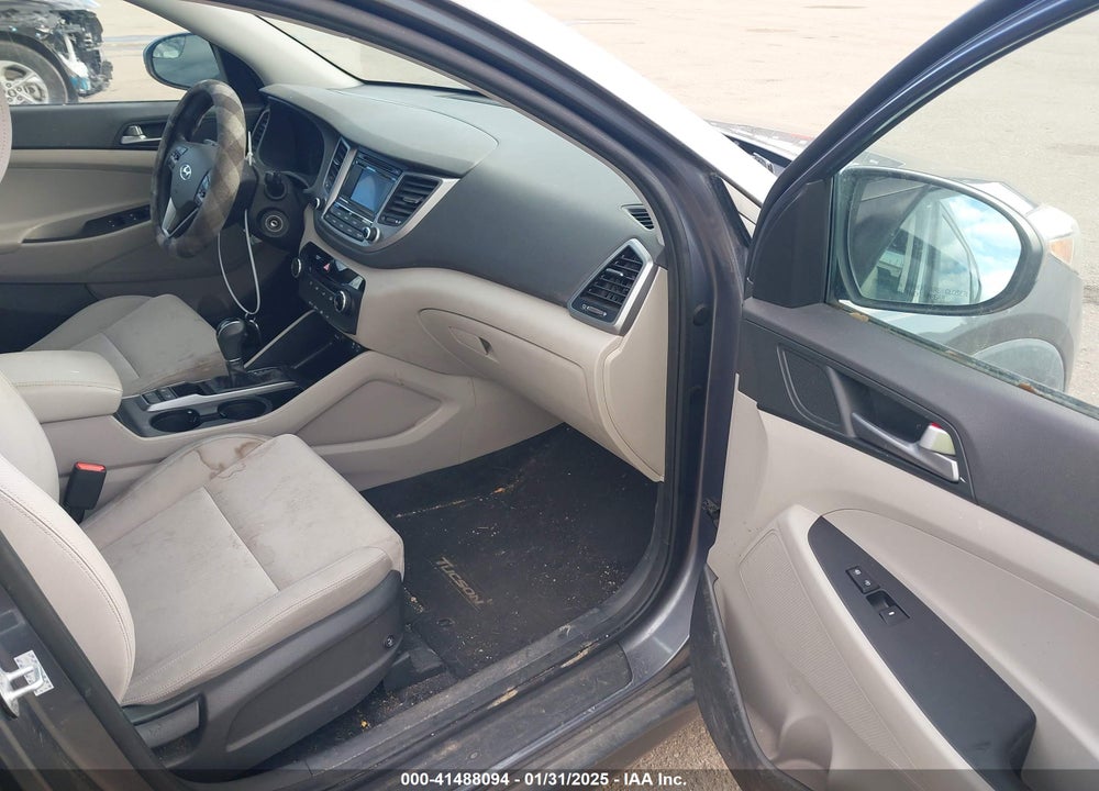 2016 HYUNDAI TUCSON SE VIN: KM8J3CA43GU090127