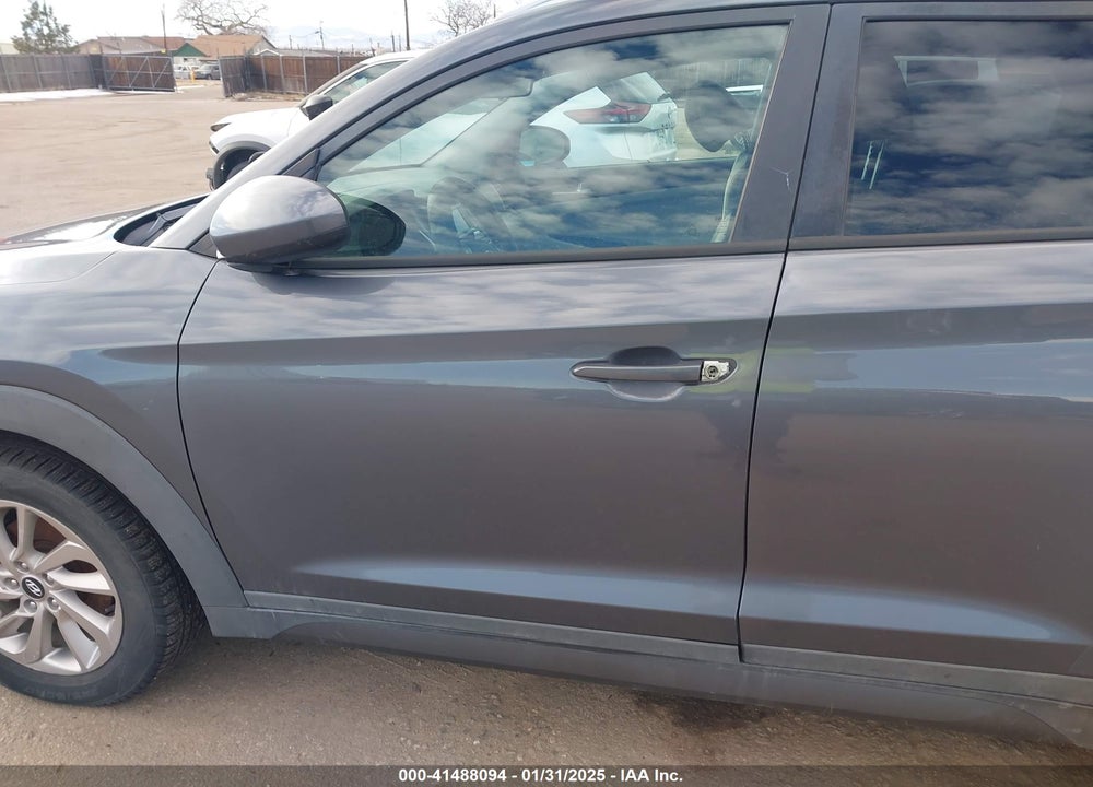 2016 HYUNDAI TUCSON SE VIN: KM8J3CA43GU090127