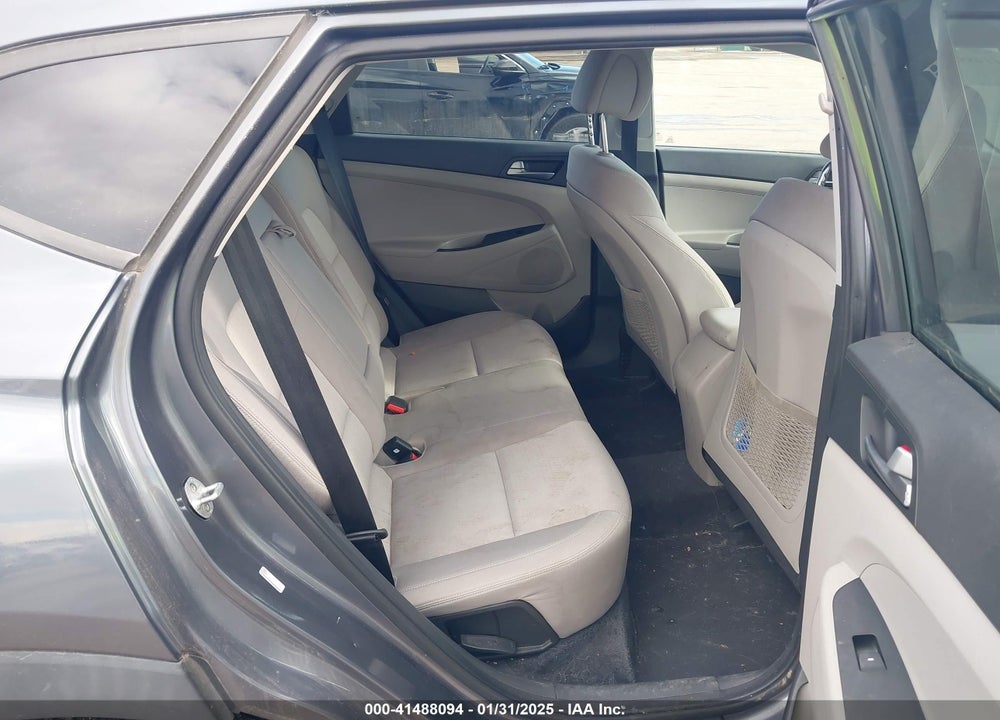 2016 HYUNDAI TUCSON SE VIN: KM8J3CA43GU090127