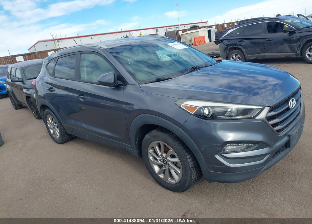 2016 HYUNDAI TUCSON SE VIN: KM8J3CA43GU090127