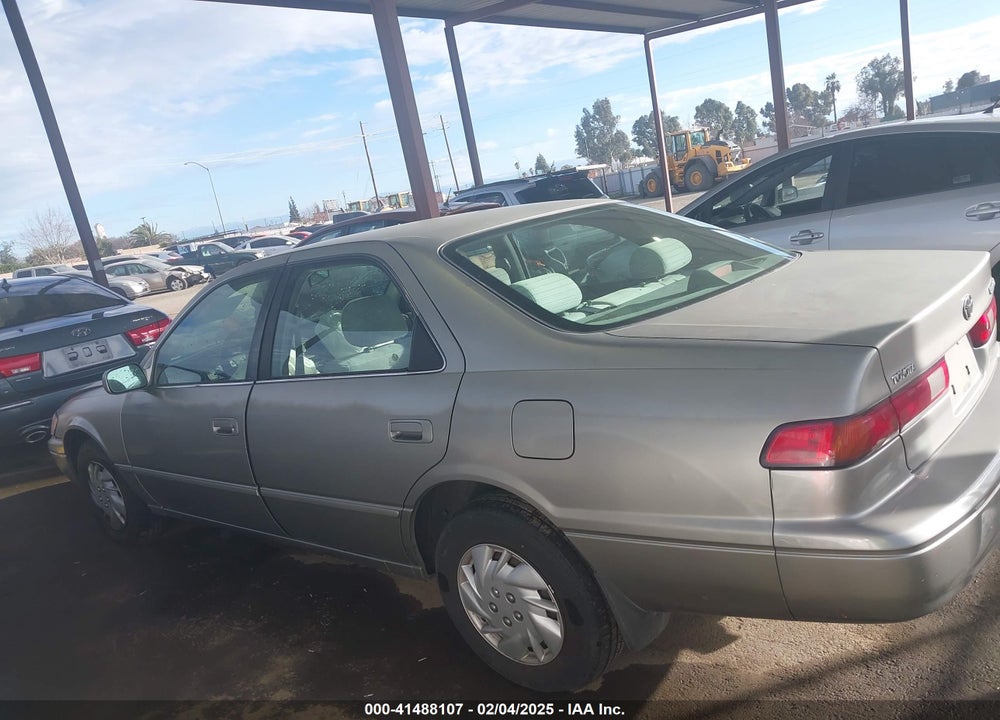 1997 TOYOTA CAMRY LE VIN: JT2BG22K0V0008520