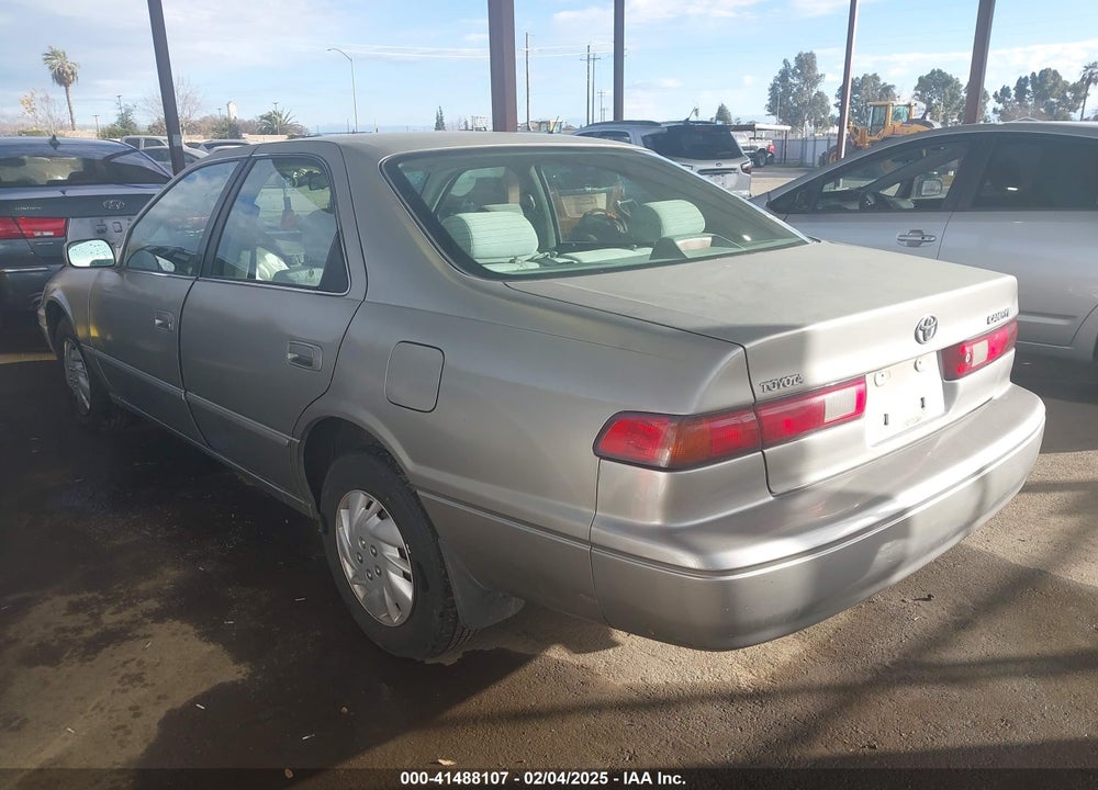 1997 TOYOTA CAMRY LE VIN: JT2BG22K0V0008520