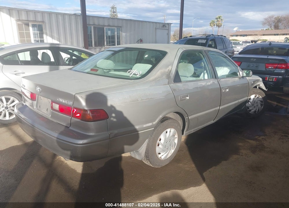 1997 TOYOTA CAMRY LE VIN: JT2BG22K0V0008520