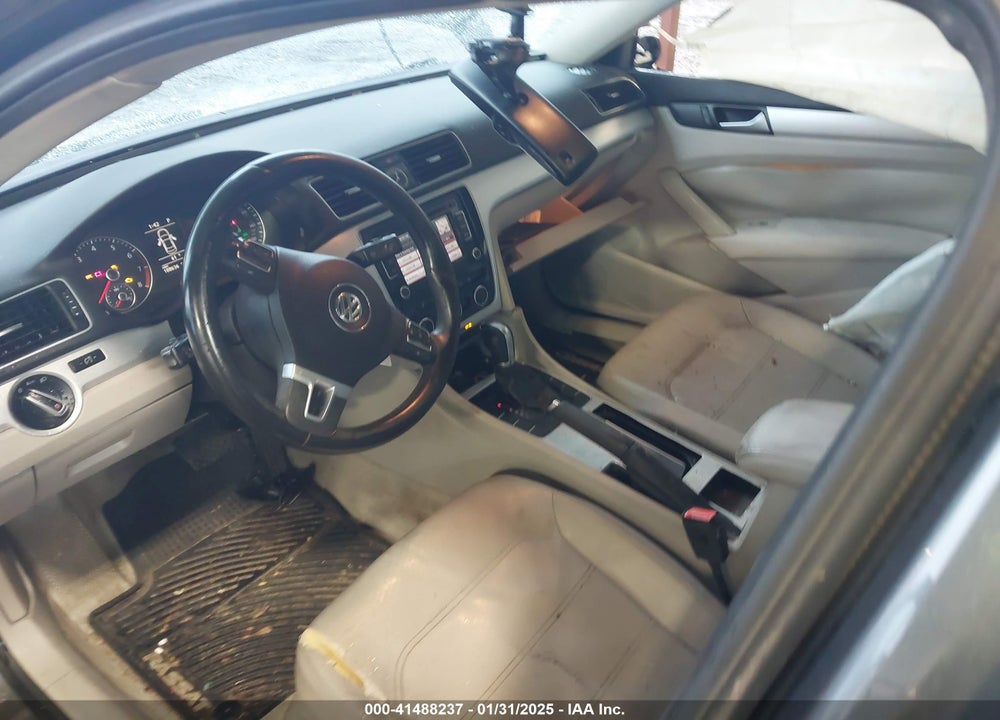 2012 VOLKSWAGEN PASSAT VIN: 1VWBH7A38CC053564