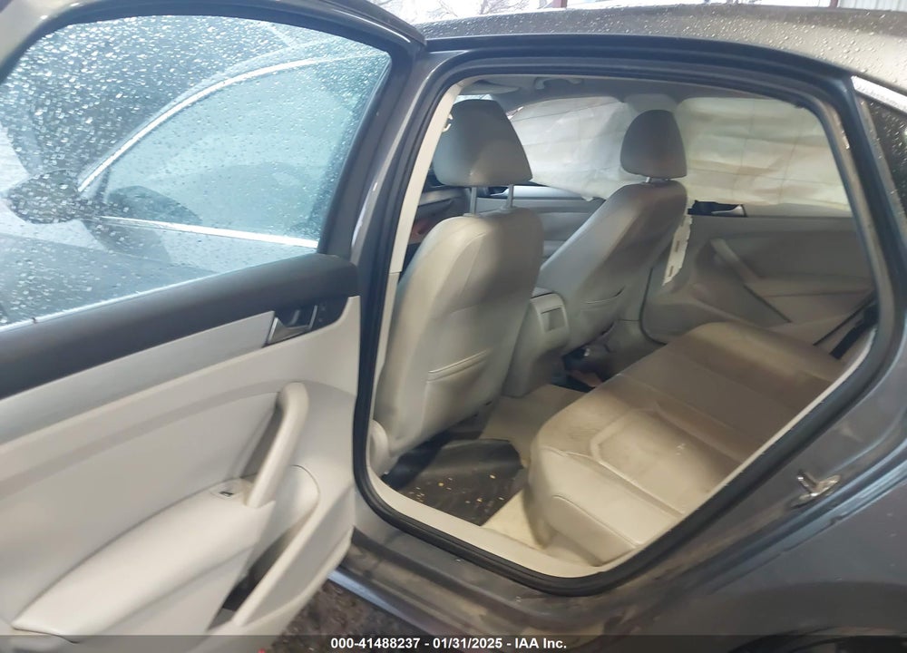 2012 VOLKSWAGEN PASSAT VIN: 1VWBH7A38CC053564