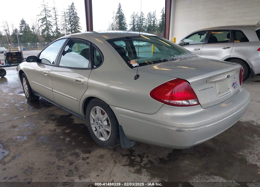 2005 FORD TAURUS SE VIN: 1FAFP53225A294590