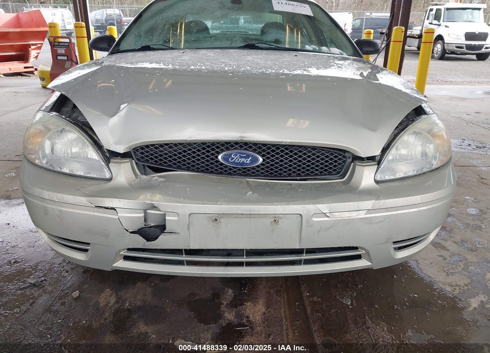 2005 FORD TAURUS SE VIN: 1FAFP53225A294590